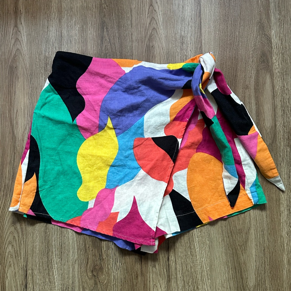 Brand New Skort beautiful, fun print.
